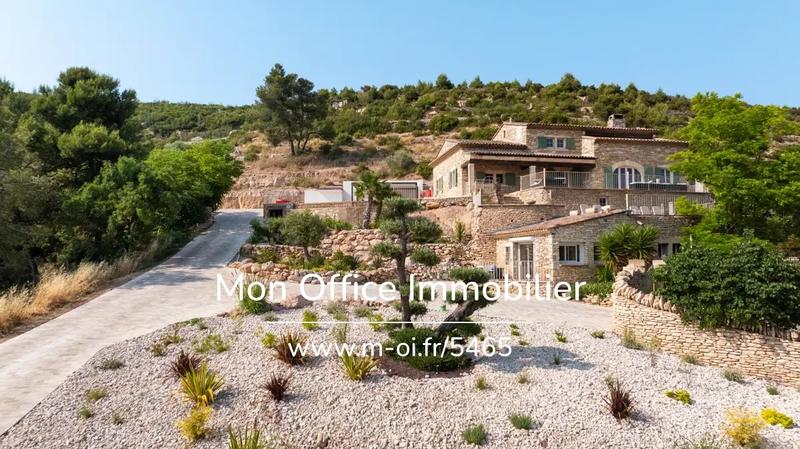 Mas - 310 m² - 9 pièces