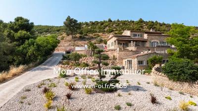 Mas - 310 m² - 9 pièces