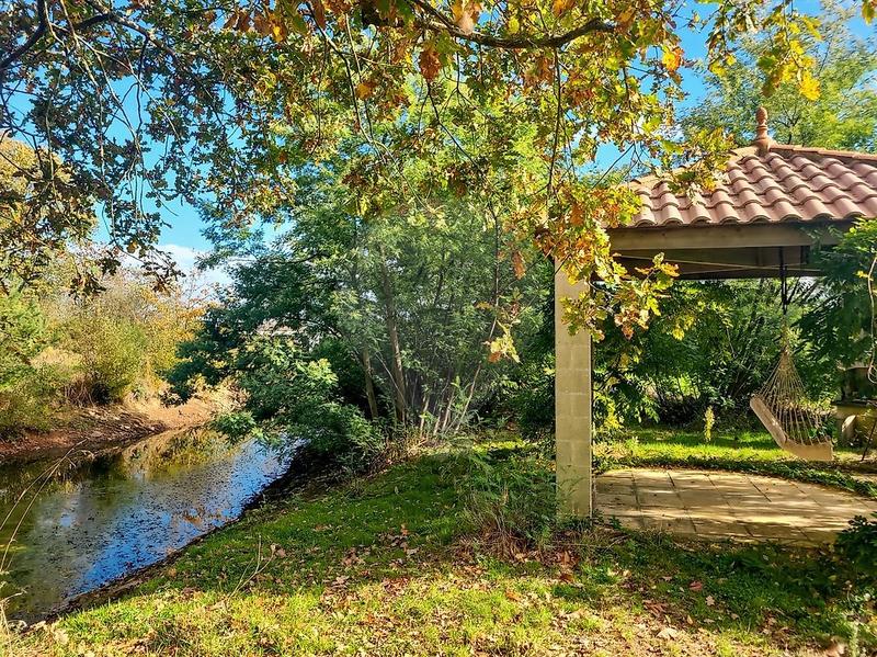 Propriété - 158 m² - 6 pièces