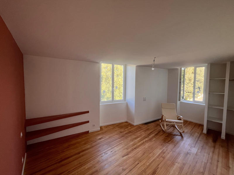 Maison - 205 m² - 5 pièces