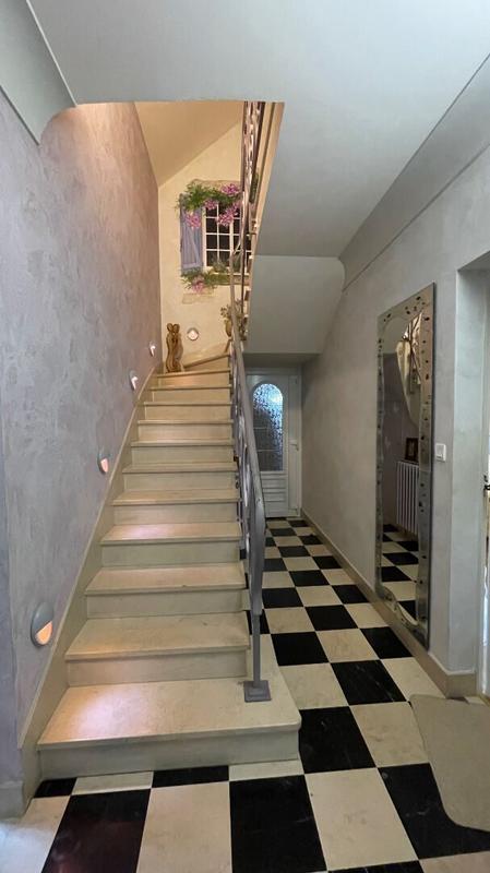 Maison - 212 m² - 8 pièces