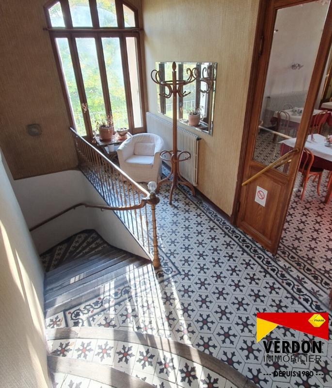 Maison - 776 m² - 30 pièces