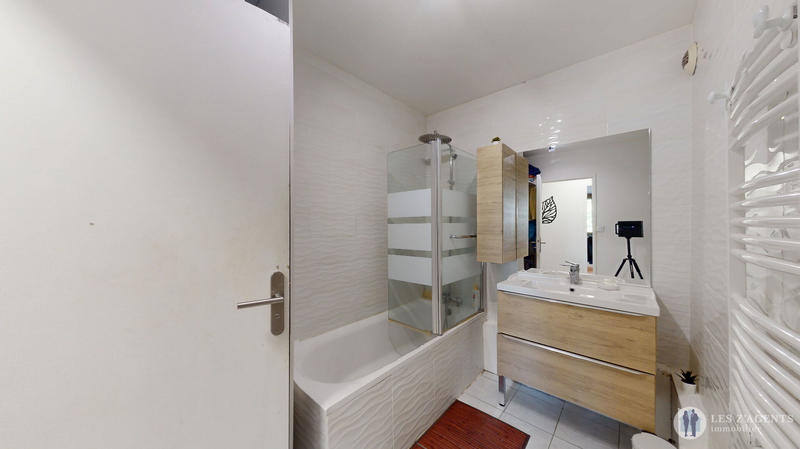 Appartement - 80 m² - 4 pièces