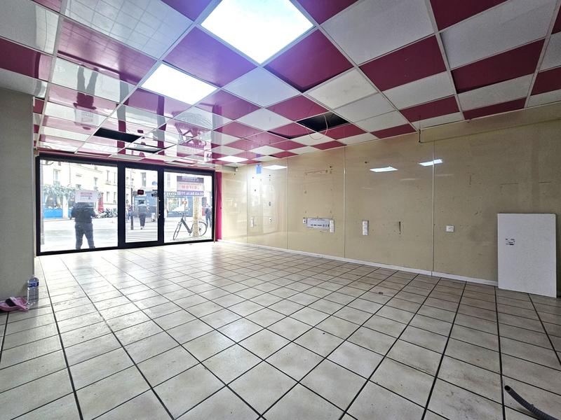 Magasins - 76 m²