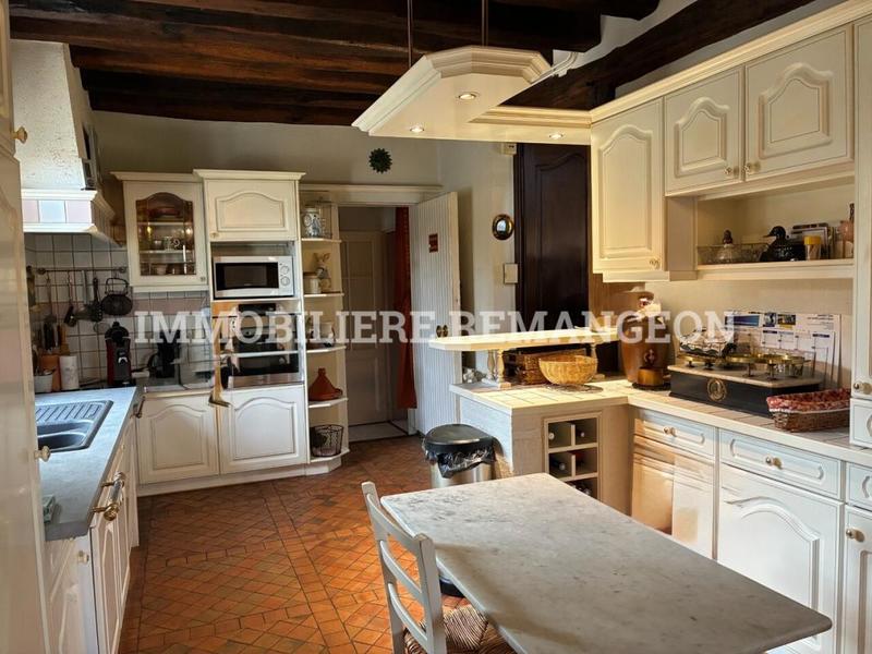 Demeure - 163 m² - 6 pièces