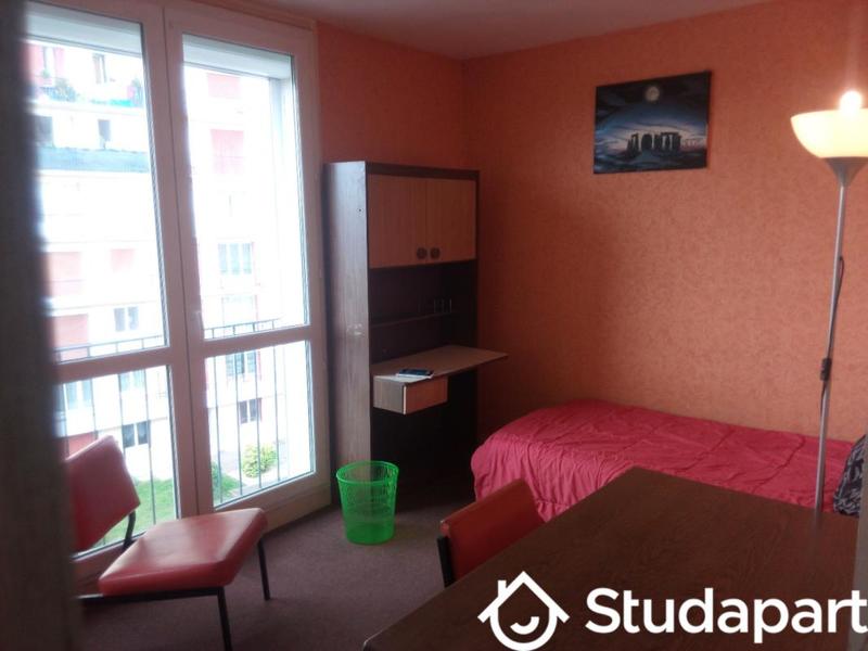 Chambre - 11 m² - 1 pièce