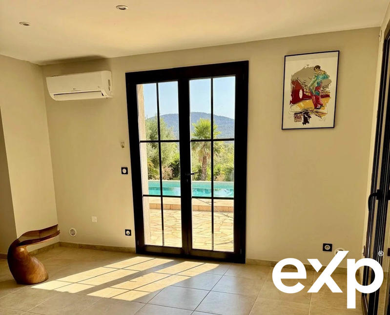 Villa - 247 m² - 7 pièces