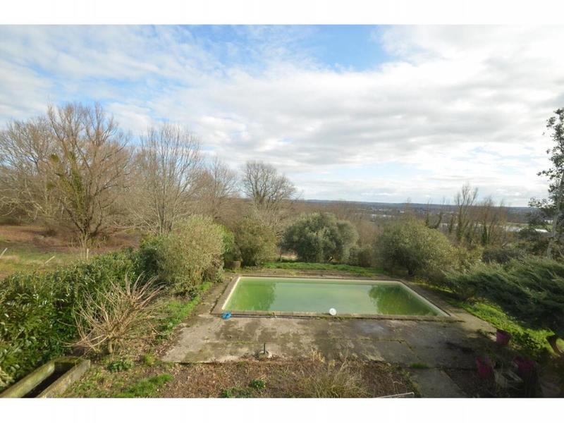 Maison - 210 m² - 6 pièces