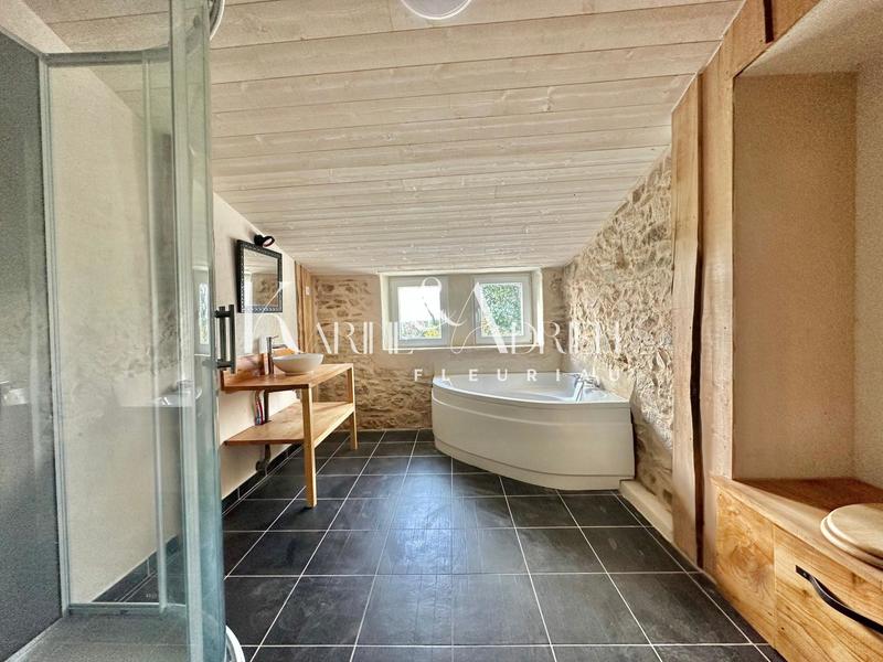 Maison - 171 m² - 7 pièces