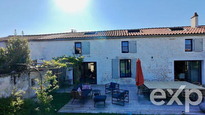 Maison - 207 m² - 9 pièces