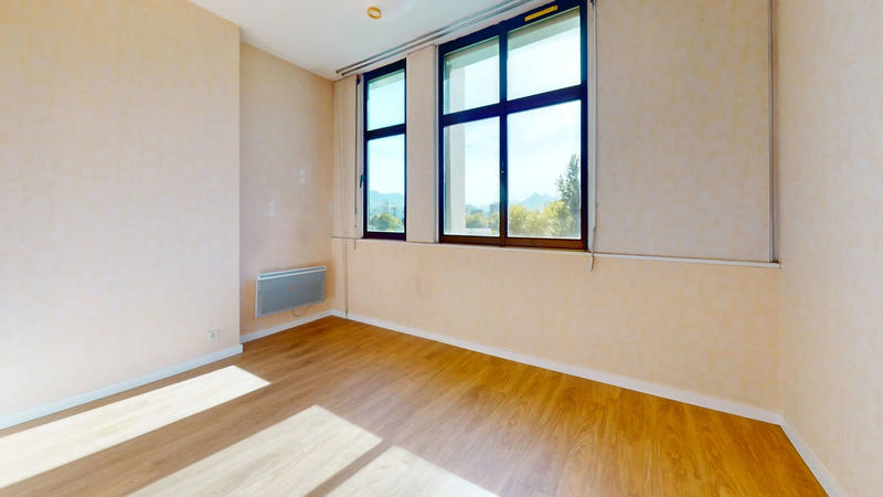 Appartement - 83 m² - 2 pièces