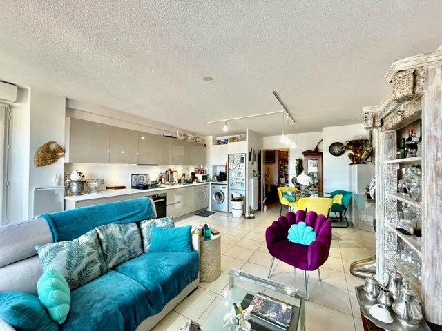 Appartement - 90 m² - 4 pièces