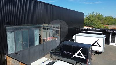 Local commercial - 1 241 m² - 6 pièces