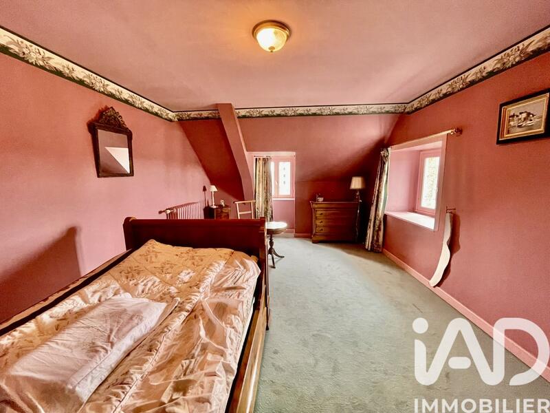 Maison - 339 m² - 14 pièces