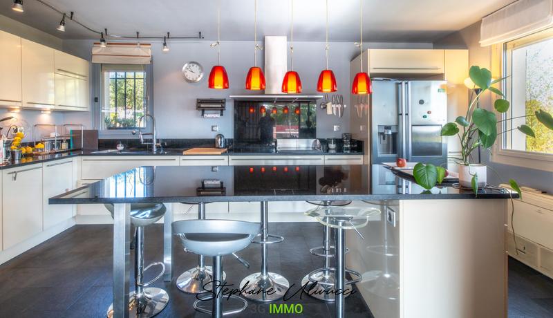 Maison d'architecte - 263 m² - 9 pièces