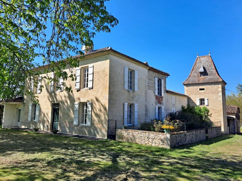 Maison - 292 m² - 14 pièces