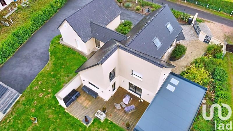 Maison - 225 m² - 8 pièces