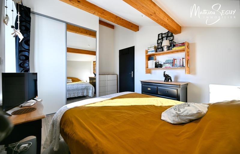 Maison - 216 m² - 8 pièces