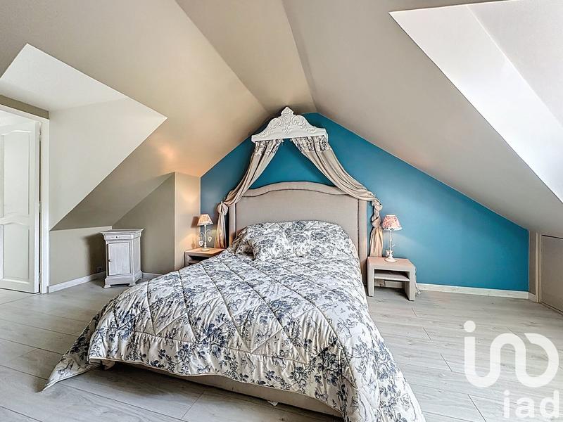 Maison - 250 m² - 8 pièces