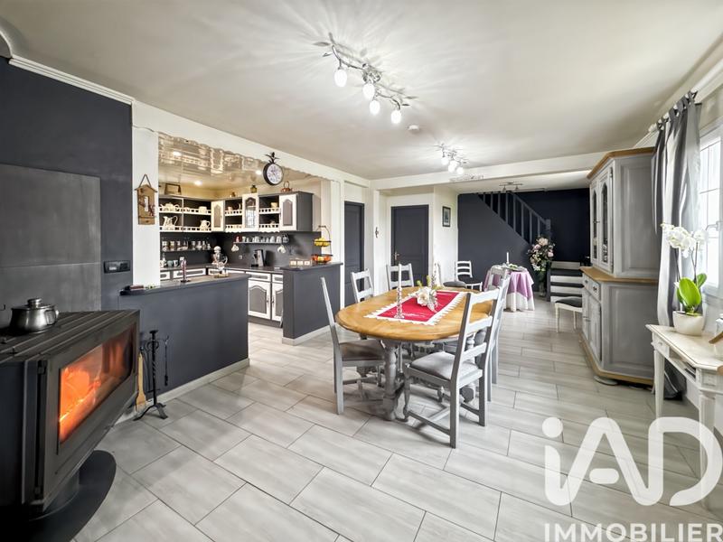 Maison - 180 m² - 7 pièces