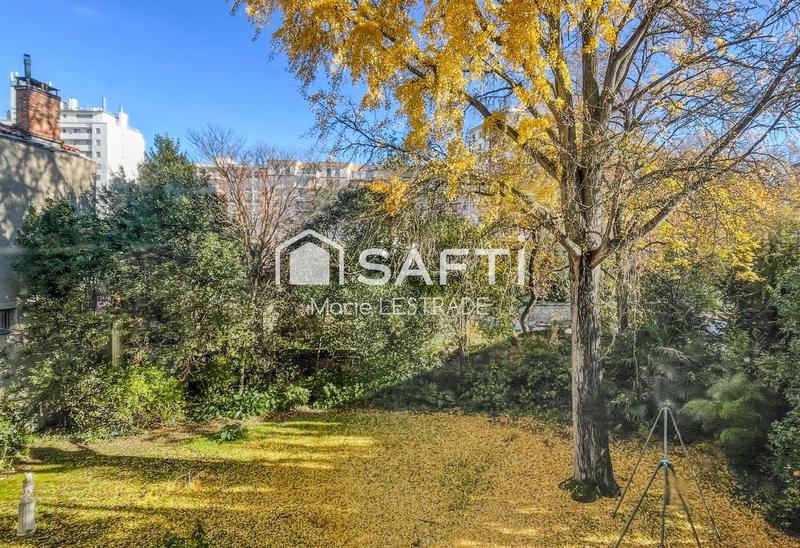 Appartement - 241 m² - 8 pièces