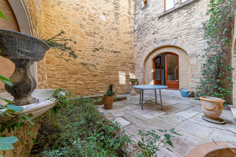 Maison - 215 m² - 8 pièces