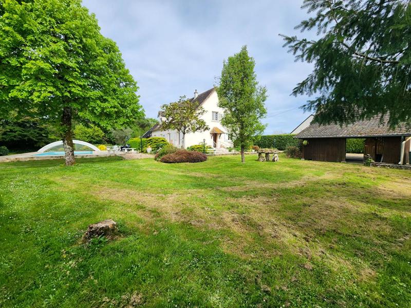 Maison - 216 m² - 7 pièces