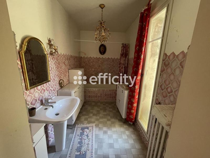 Maison - 258 m² - 9 pièces