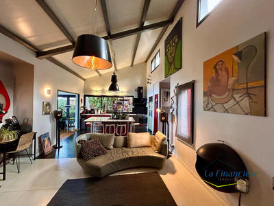 Maison - 206 m² - 7 pièces