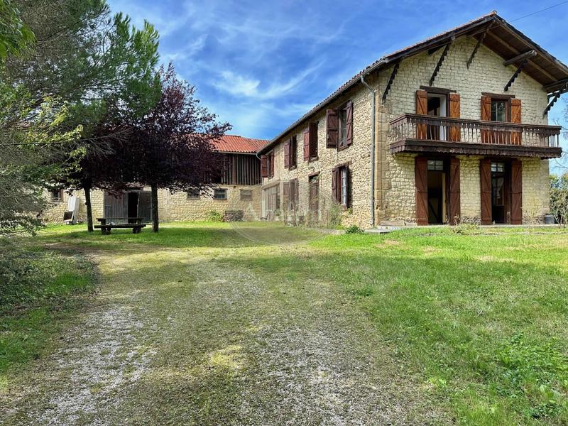 Maison - 170 m² - 6 pièces