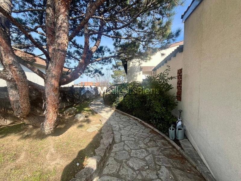 Propriété - 182 m² - 8 pièces