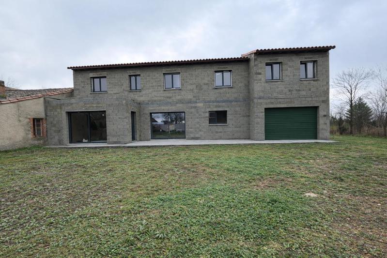 Maison - 200 m² - 4 pièces