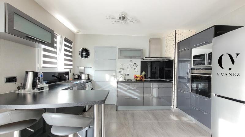 Maison - 103 m² - 5 pièces