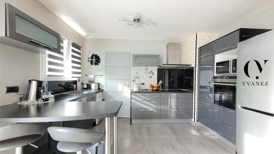 Maison - 103 m² - 5 pièces