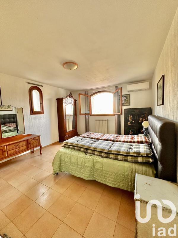 Maison - 295 m² - 9 pièces