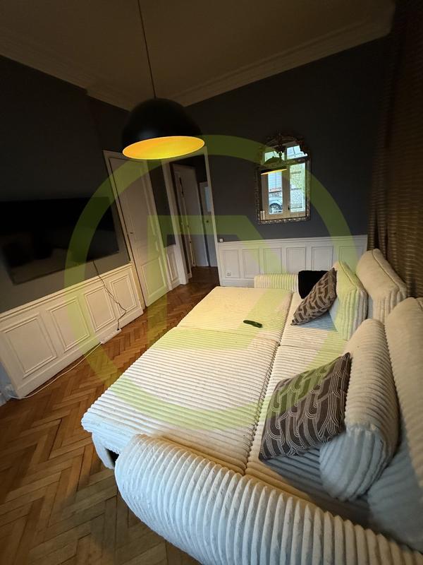 Maison - 360 m² - 7 pièces