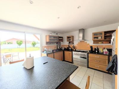 Maison - 200 m² - 6 pièces