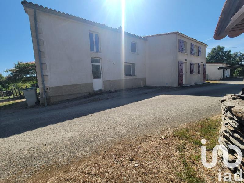 Maison - 208 m² - 8 pièces