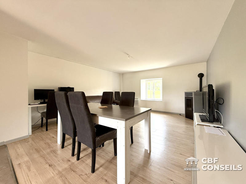 Maison - 270 m² - 9 pièces