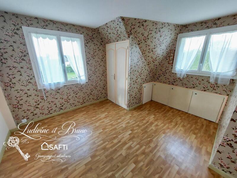 Maison - 207 m² - 11 pièces