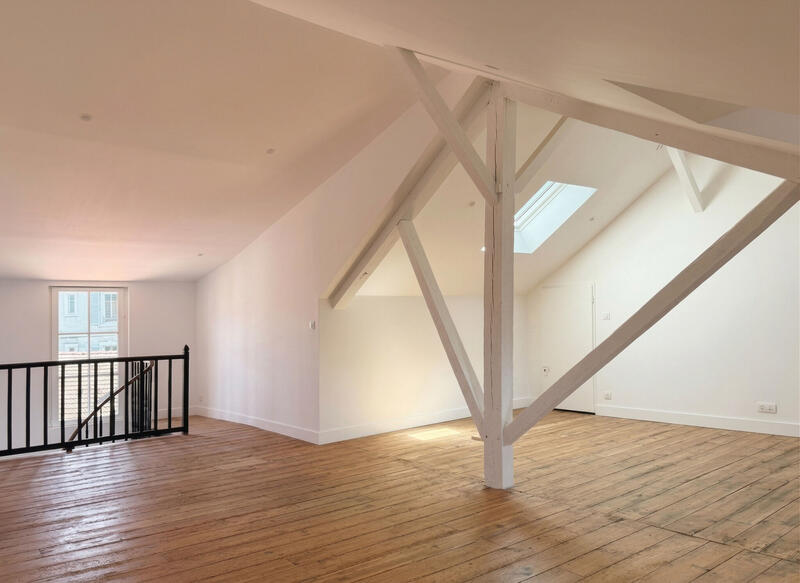 Maison - 247 m² - 7 pièces