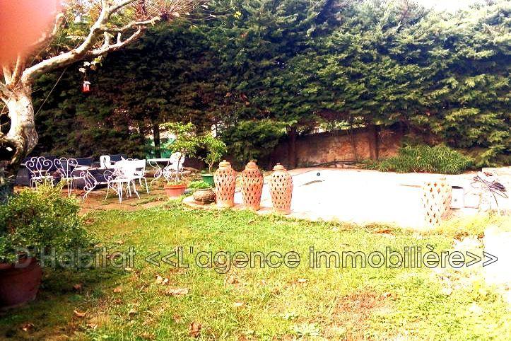 Villa - 264 m² - 6 pièces