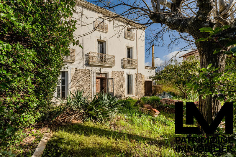 Maison - 325 m² - 6 pièces