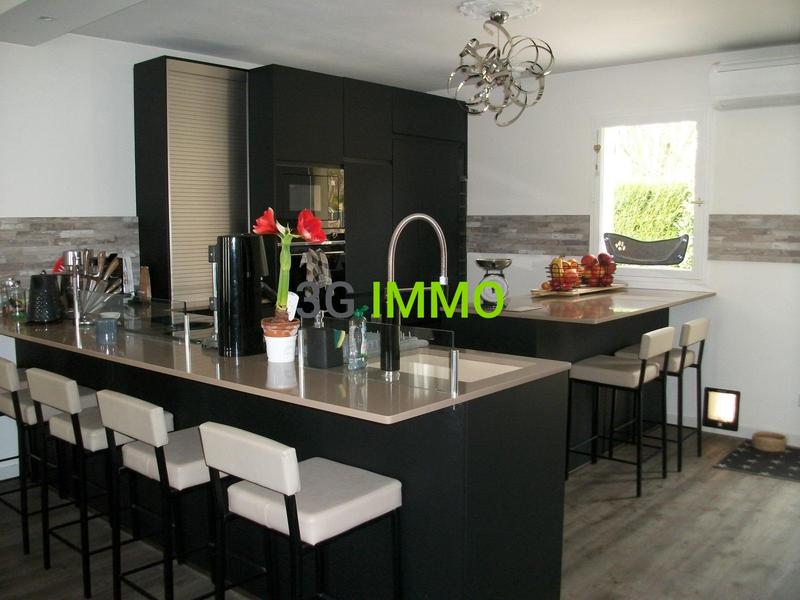 Pavillon - 151 m² - 7 pièces