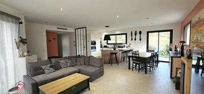 Maison - 122 m² - 5 pièces