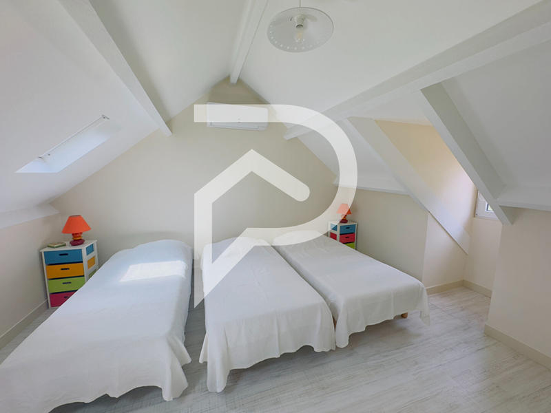 Demeure - 280 m² - 13 pièces