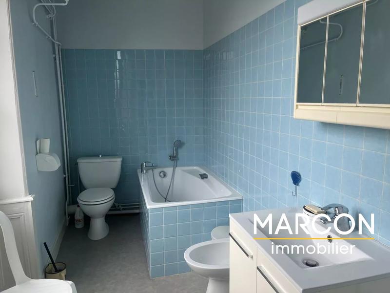 Maison - 230 m² - 10 pièces