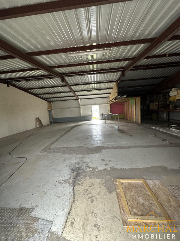 Entrepôt - 700 m²