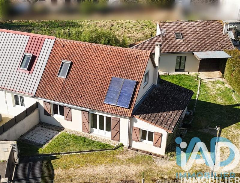 Maison - 95 m² - 5 pièces