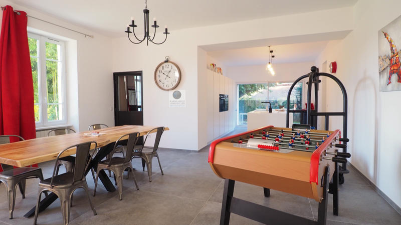 Maison - 260 m² - 8 pièces